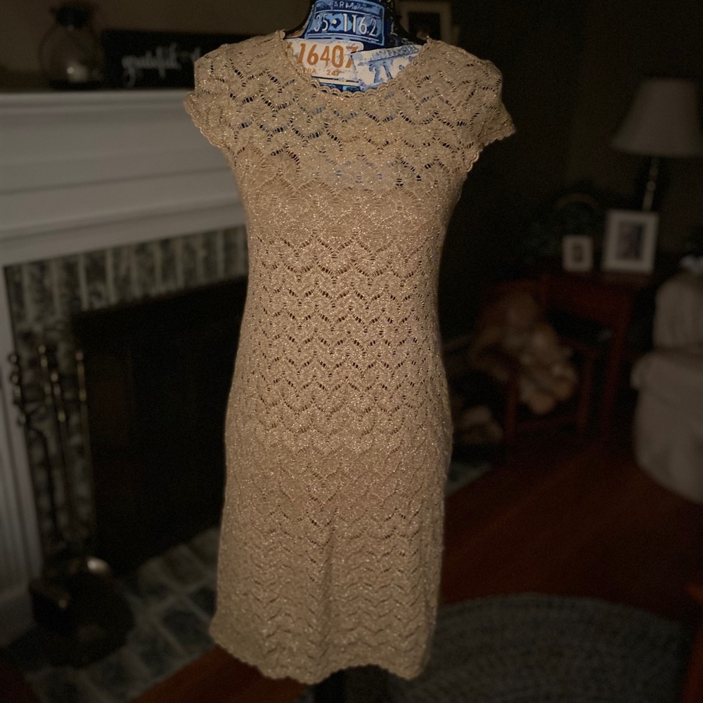 Donna Morgan Gold Metallic Lace Chevron Sheath Dress Small